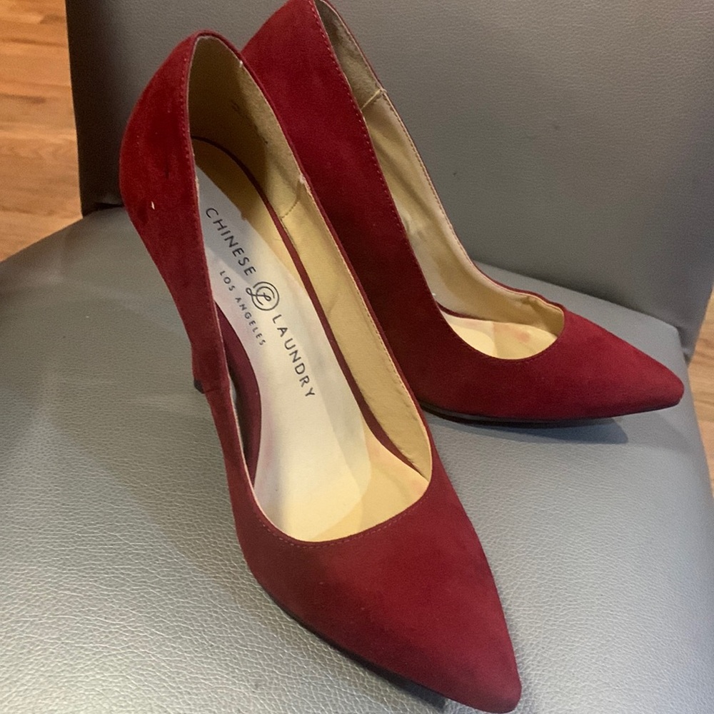 Burgundy red suede pump